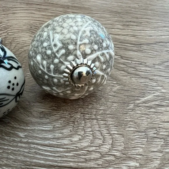 Drawer Knobs - Picture 4 of 6